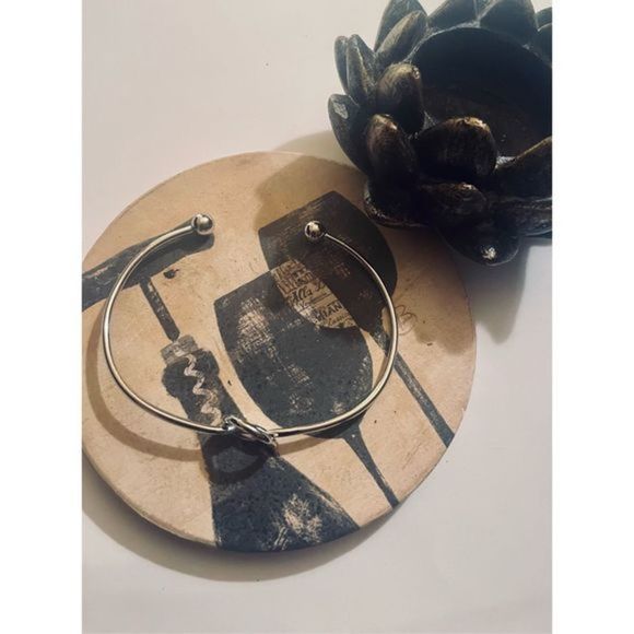 SILVER TWIST BRACELET - Picture 2 of 5